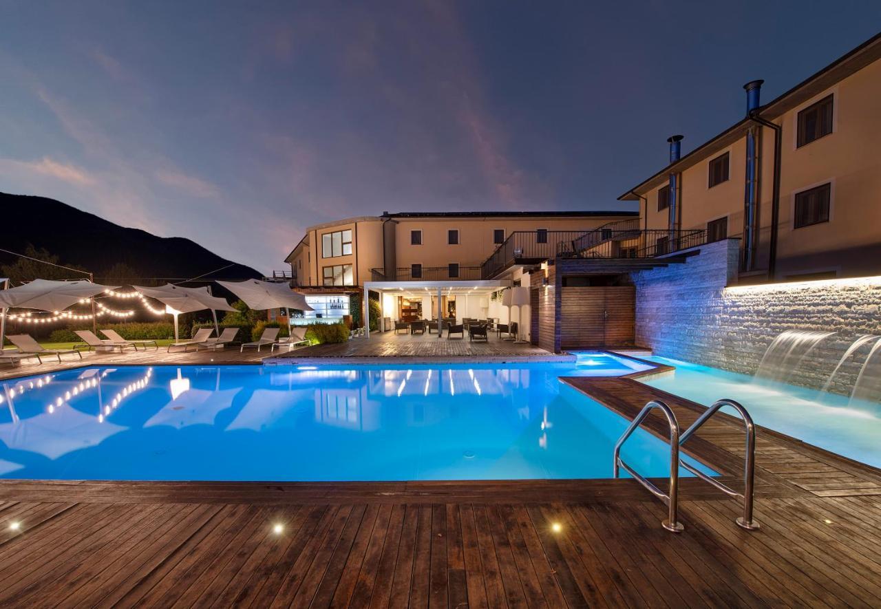 Sport Village Hotel&Spa Castel Di Sangro Exteriör bild