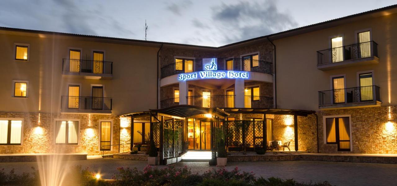 Sport Village Hotel&Spa Castel Di Sangro Exteriör bild